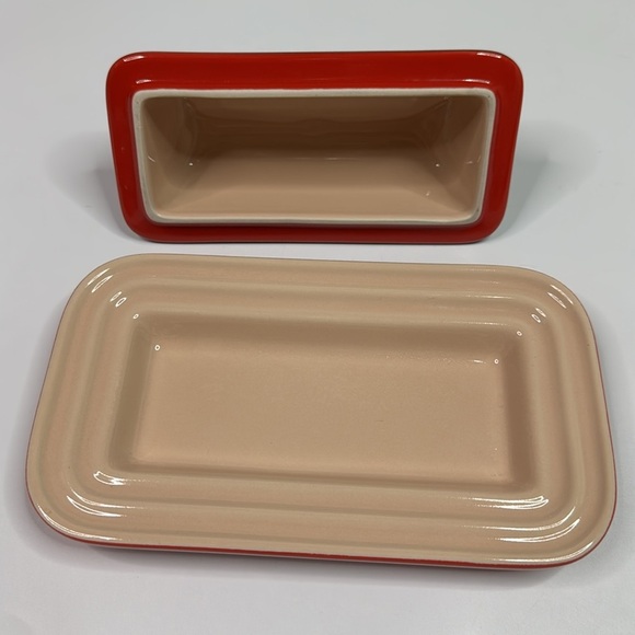 Le Creuset Red Butter Dish - Picture 2 of 3